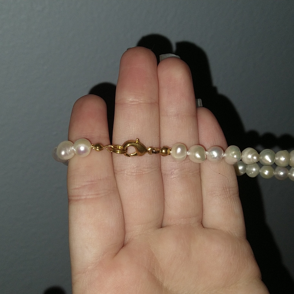 Faux Pearl necklace - Picture 2 of 2